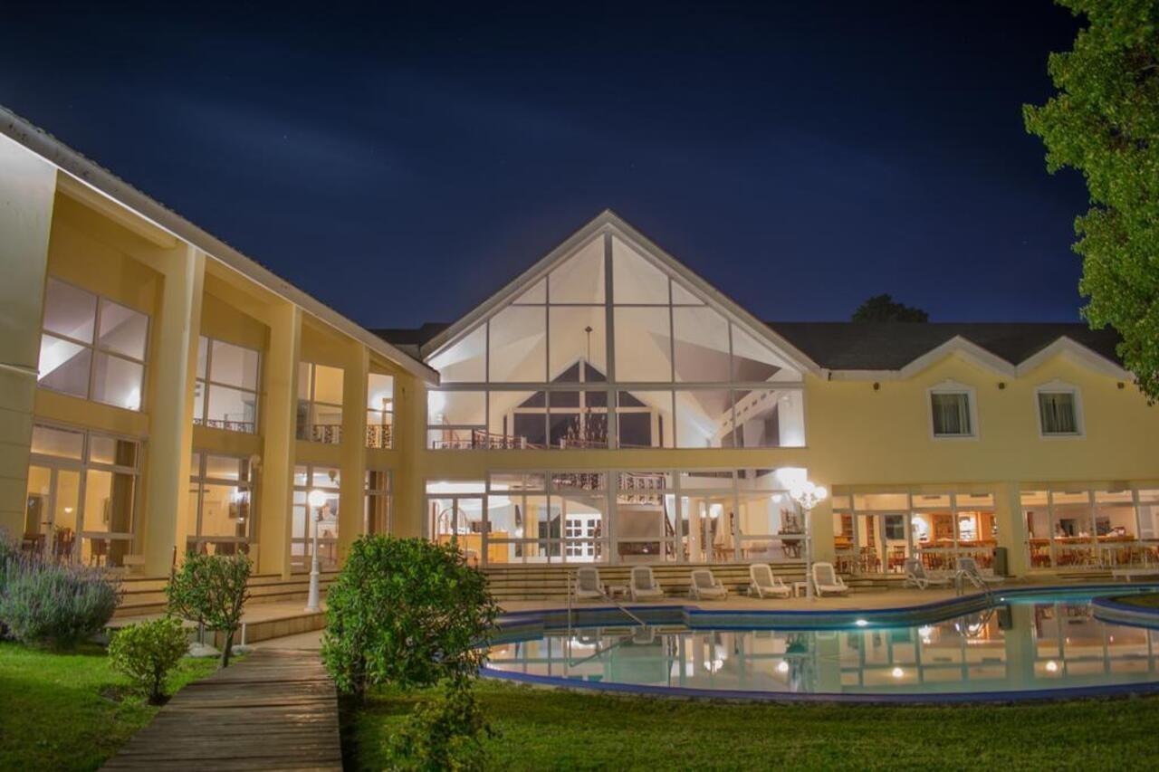 Parque Hotel Jean Clevers Πούντα ντελ Έστε Εξωτερικό φωτογραφία The clubhouse at the Royal Natal Golf Club
